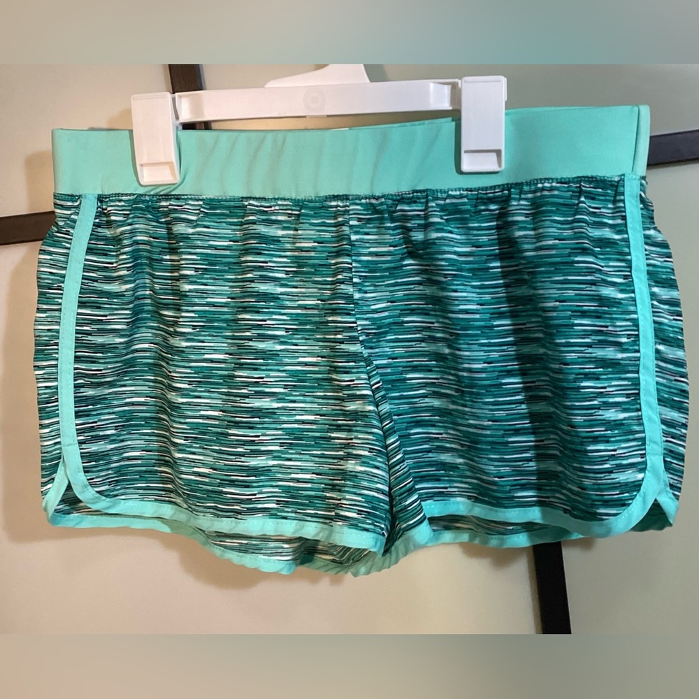 Justice short spot pants. Size 20 kids